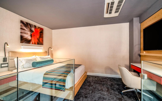 Century Park Hotel