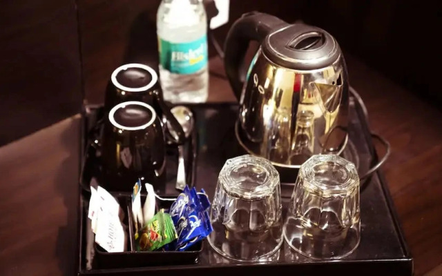 Hotel Crossroad by OYO Rooms