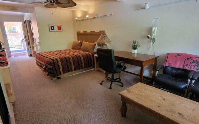 Hot Springs Inn