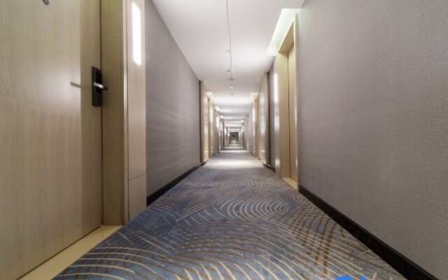 Yishang Hotel (Yangjiang Baili Plaza Donghuicheng)