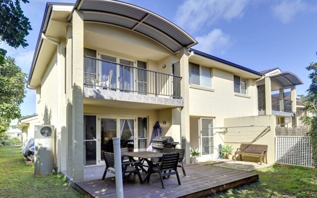 Lagoons Estate, 6 Dowling Street