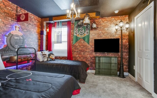 Stunning Villa w/ No Rear Neighbors! Near Disney