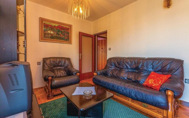 Awesome Apartment in Mundanije With 3 Bedrooms