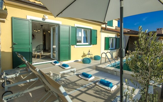 Modern Seaside Home With Swimming Pool in Vodnjan