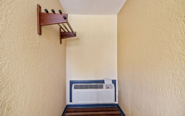 OYO Hotel Luling TX Downtown I-10/US-90