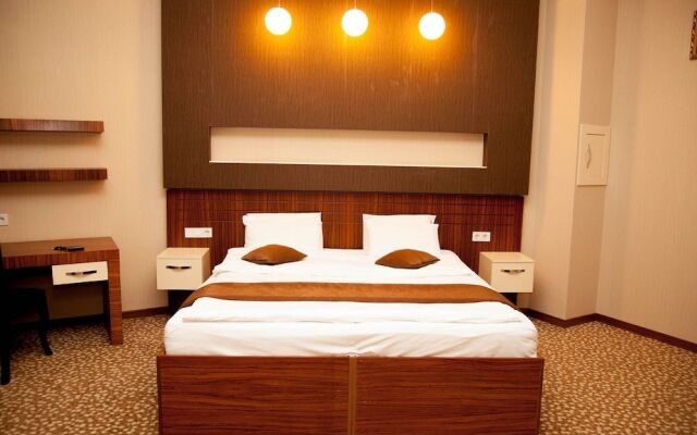 Oskar Hotel