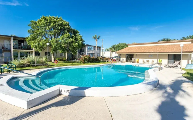 Sea Palm 2b 2 Bedroom Condo