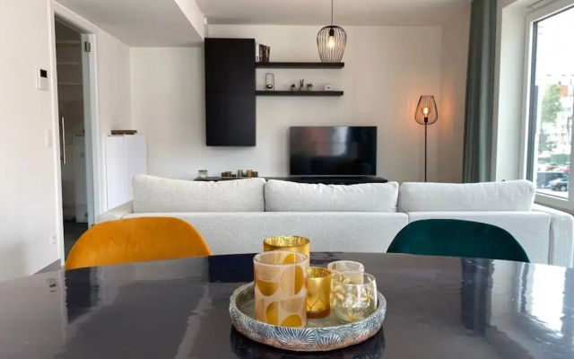 Modern Duplex Near Beach and Shops