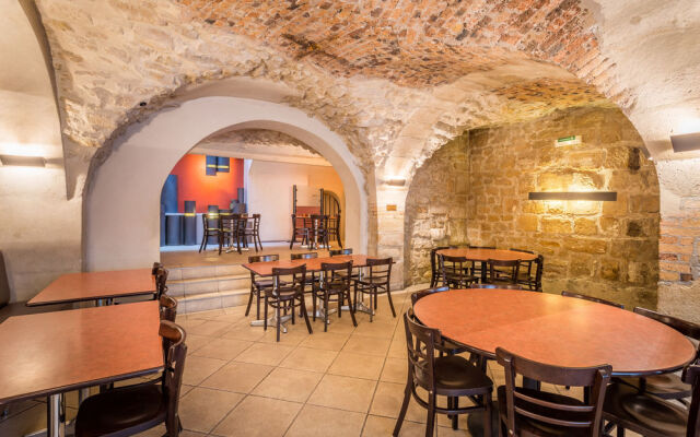 MIJE Fauconnier - Fourcy - Maubuisson - Hostel