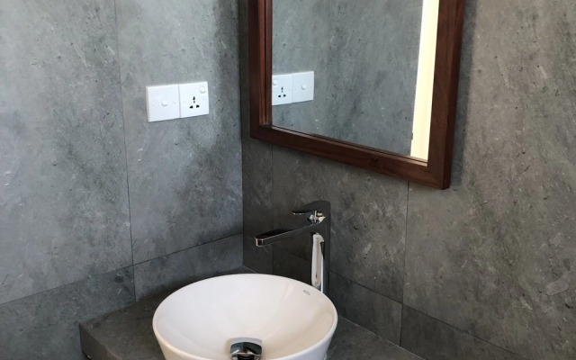 Dasu's Restaurant & Villa