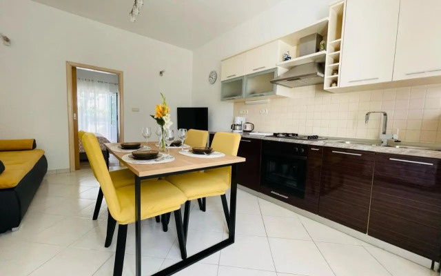 Apartments with a parking space Palit, Rab - 4971