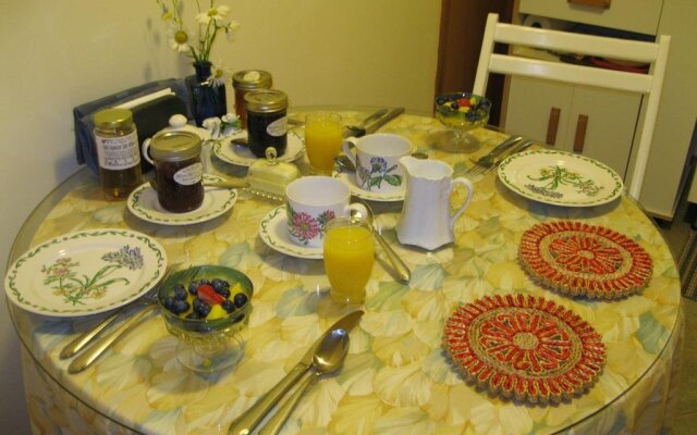 12 Mile Lake Bed and Breakfast