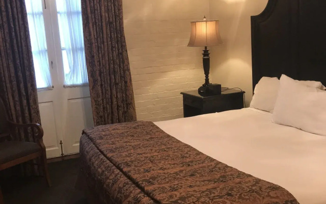 Le Richelieu Hotel