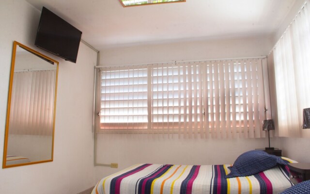 6 Bedrooms Pool Villa