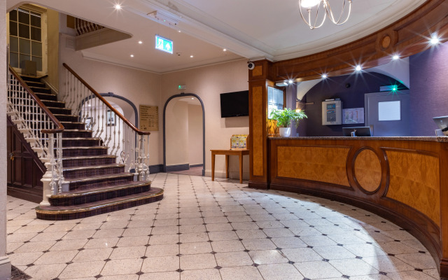 Avisford Park Hotel