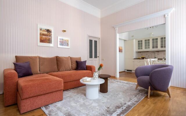 Letyourflat (Лэтюфлэт) на улице Большая Конюшенная 4-6-8