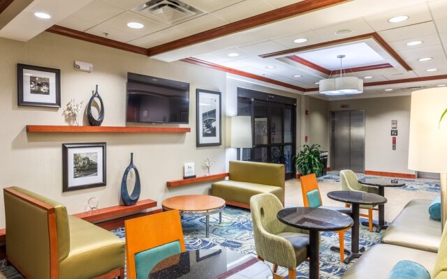 Hampton Inn & Suites Knoxville-Downtown