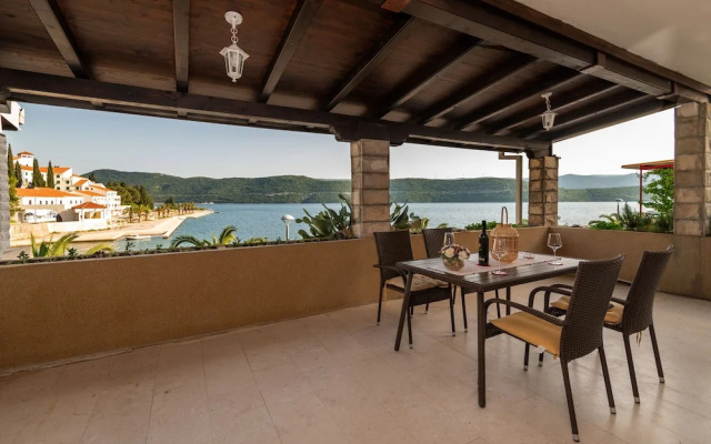 Apartments Villa Kresic