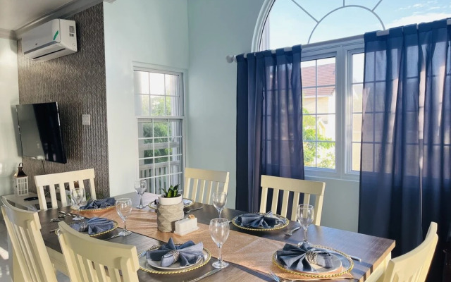 Luxury Apartments and Rooms The Lagoons