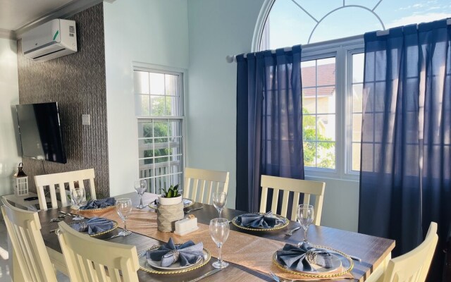 Luxury Apartments and Rooms The Lagoons
