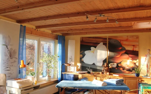 Sunny Holiday Apartment at the Forest Büdnerreihe