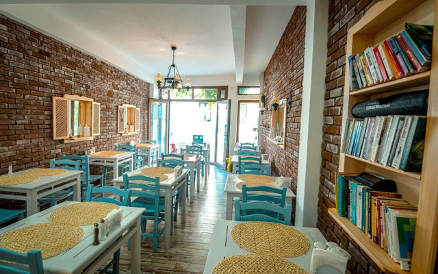 Lutro Otel