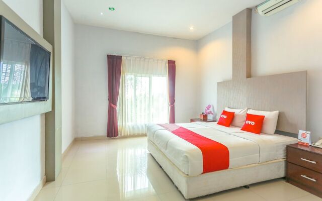 OYO 2073 Grand Inn Hotel Lombok