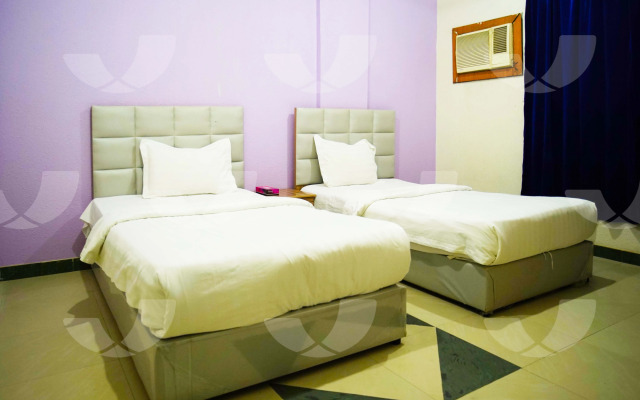 Al Qubah Al Zhabya Al Namozagya