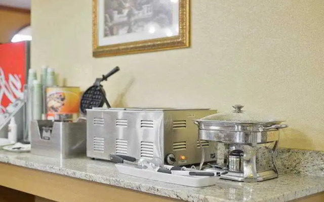 Best Western Country Suites