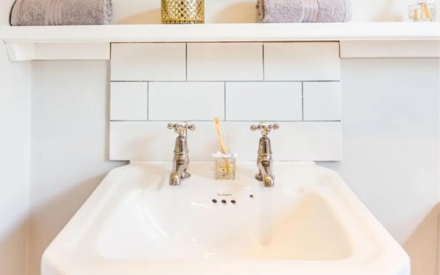 The Romsey Lofthouse - Charming & Bright 3BDR Home