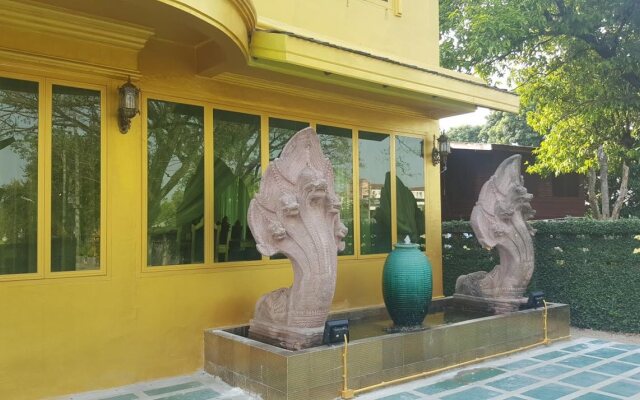 Nakaraj Princess Chiang Rai - Walking Street