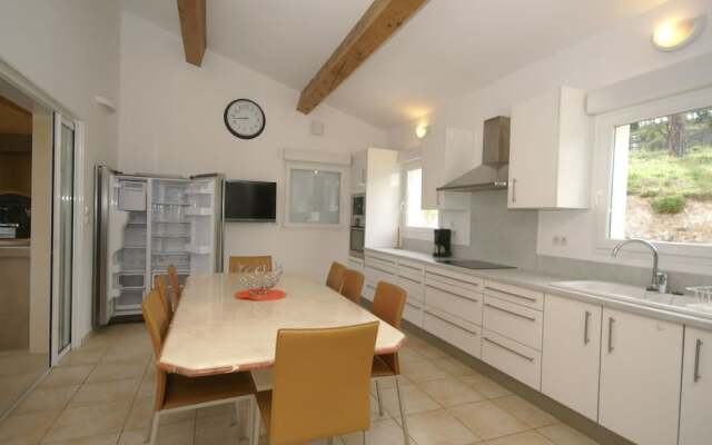 Soothing Holiday Home in Sainte-maxime With Swimming Pool