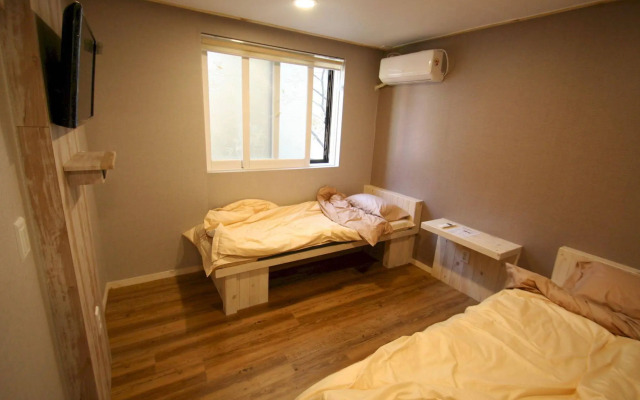 Grape Garden House - Hostel