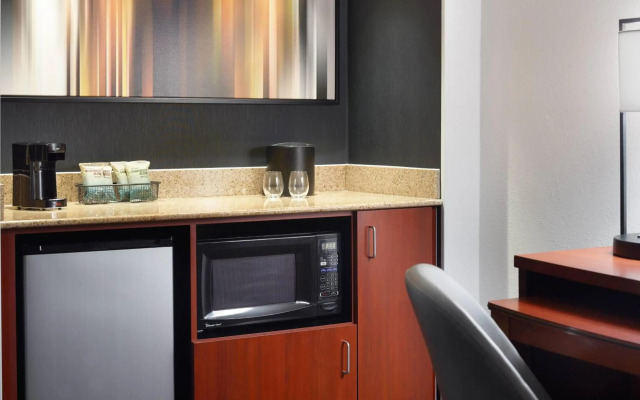 Courtyard by Marriott Raleigh Midtown