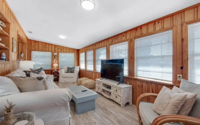 Retro Bungalow