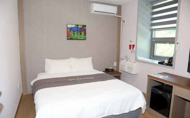 Mungang Sulfur Hot Springs