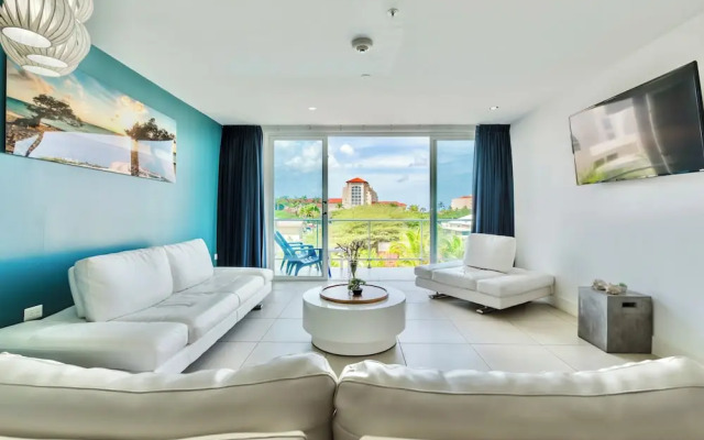 Las Islas Condominiums