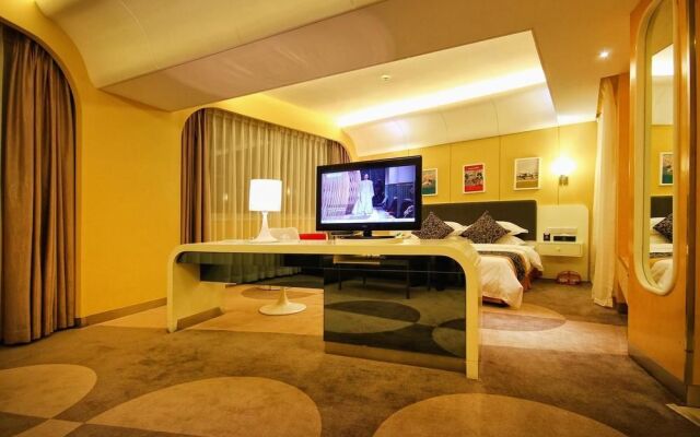 Plive Fly Aviation Theme Hotel