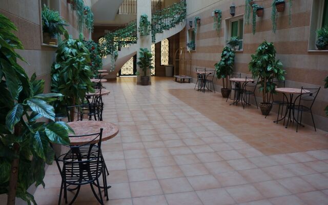 Al Alya Hotel Rooms and Suites