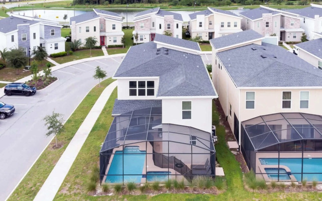 Storeybook Escape Sleeps 11!