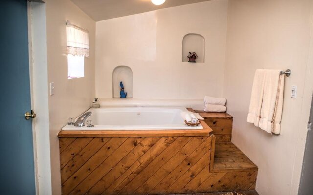 Hacienda Vargas Bed and Breakfast