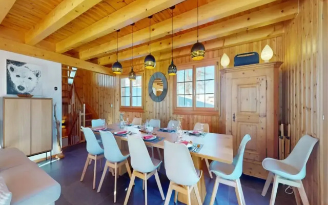 Chalet in the Heart of the Mountains