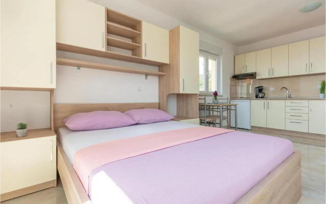 Studio Apartment in Krvavica
