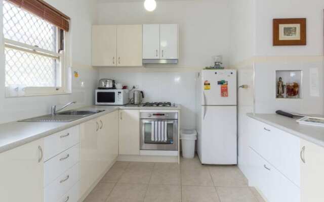 6 Bedroom Apartment near Perth