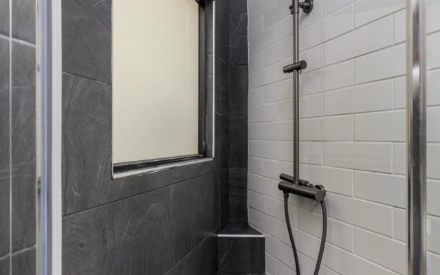 Stylish and Modern Studio - Miltos