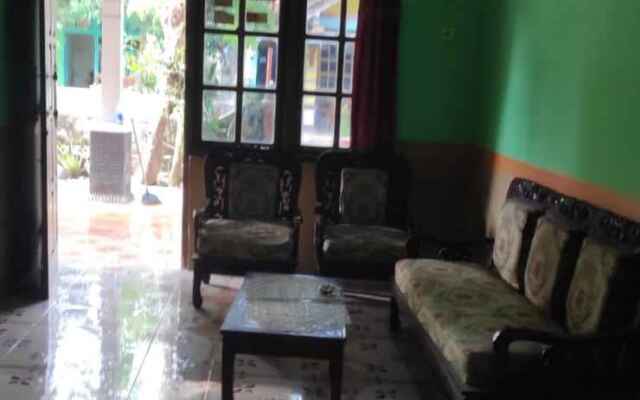 Dibyo Homestay