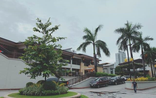 The Persimmon Cebu by Sleepingpong