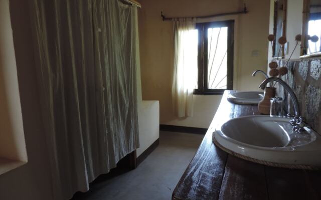 Ruaha Hilltop Lodge