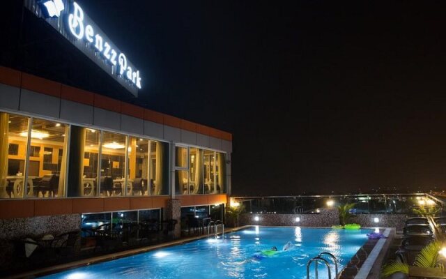Hotel Benzz Park Vellore