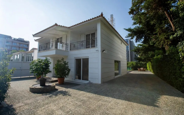 Luxury 3-bedroom House in Central Glyfada